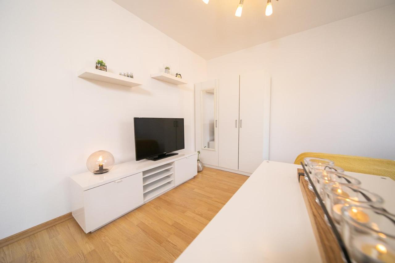 Studio Shiny - Zentral Mit Balkon - Messe - Kueche Neuss Eksteriør bilde