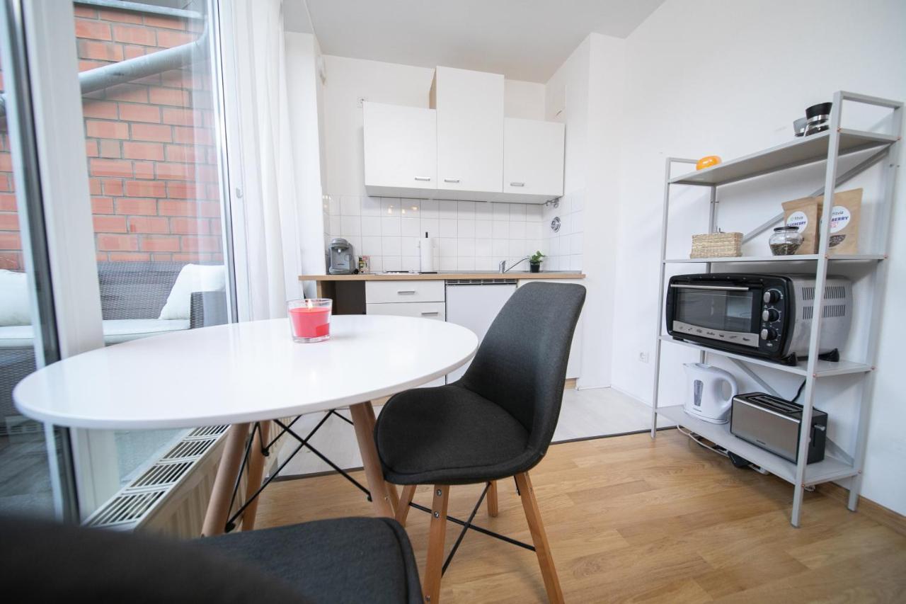 Studio Shiny - Zentral Mit Balkon - Messe - Kueche Neuss Eksteriør bilde