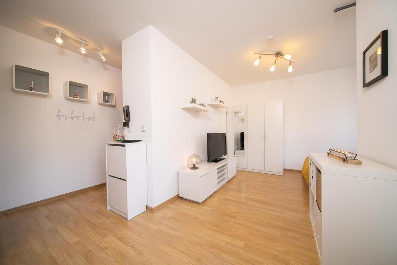 Studio Shiny - Zentral Mit Balkon - Messe - Kueche Neuss Eksteriør bilde
